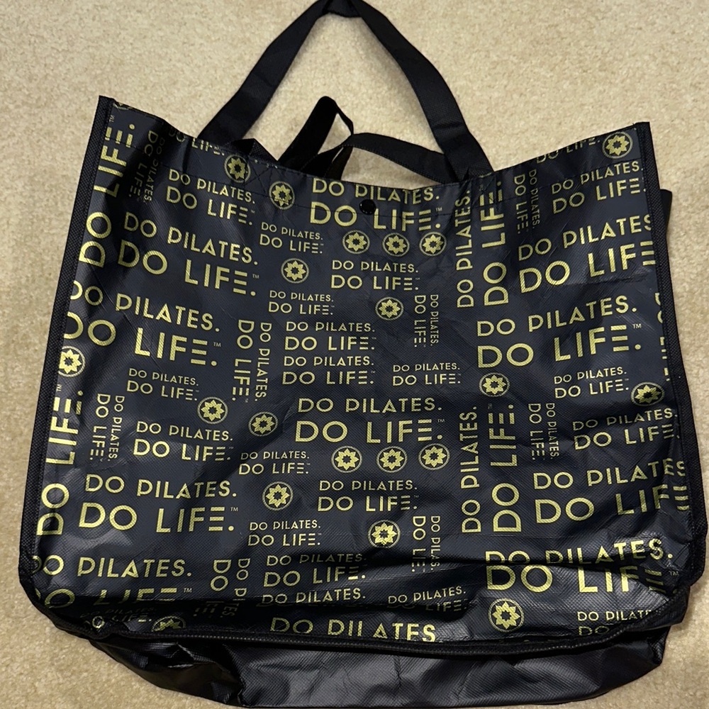Club Pilates black bag - Picture 2 of 5